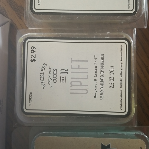 New Fragrance Warmer & Melts - Picture 7 of 9